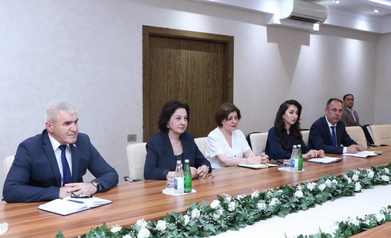 AzMİU ilə Məhkəmə Ekspertizası Mərkəzi arasında memorandum imzalanıb - FOTOLAR